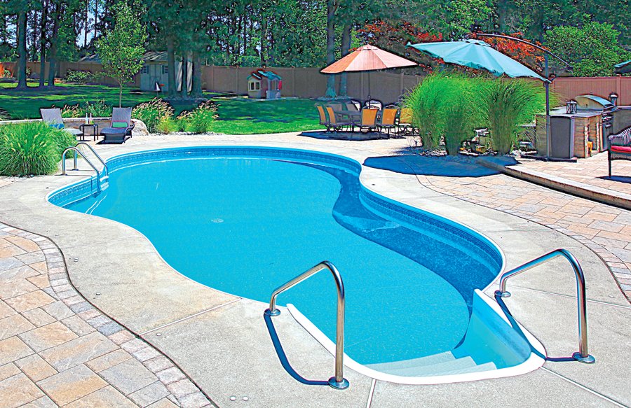 Irragular Shaped Vinyl Liner Pool 15mtrs long